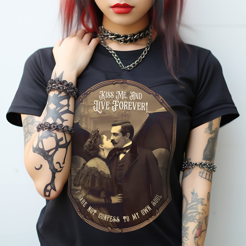 Vintage Live Forever Gothic Lovers Dracula Vampire Kiss T-Shirt